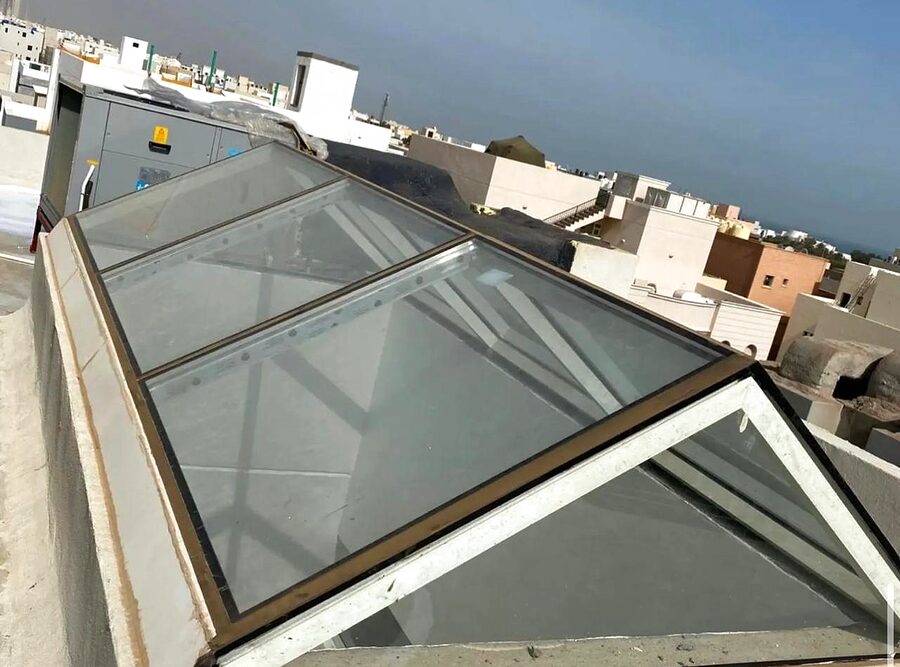 القباب والأسقف الزجاجية (السكاي لايت)