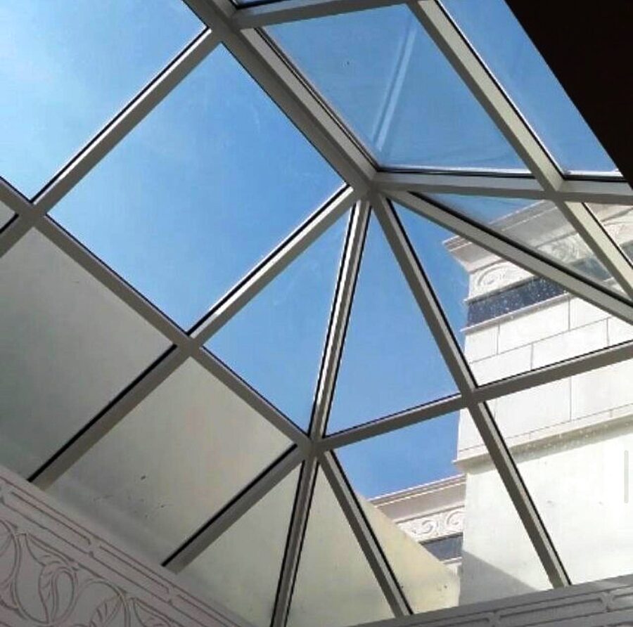 القباب والأسقف الزجاجية (السكاي لايت)